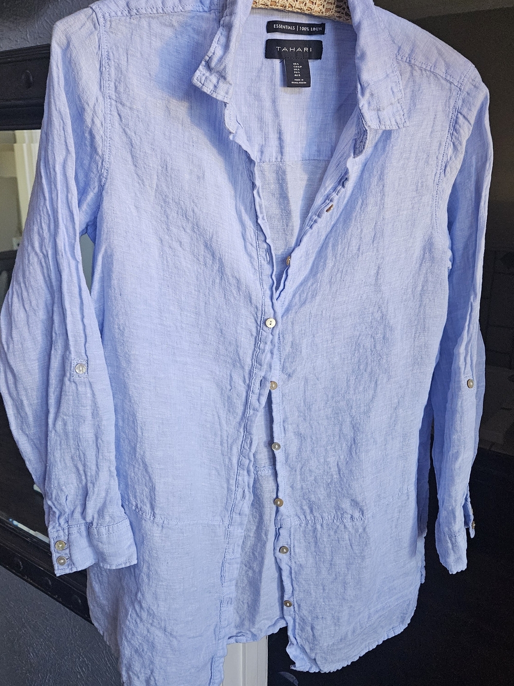 Tahari Women’s Light Blue Linen Button-Up Shirt